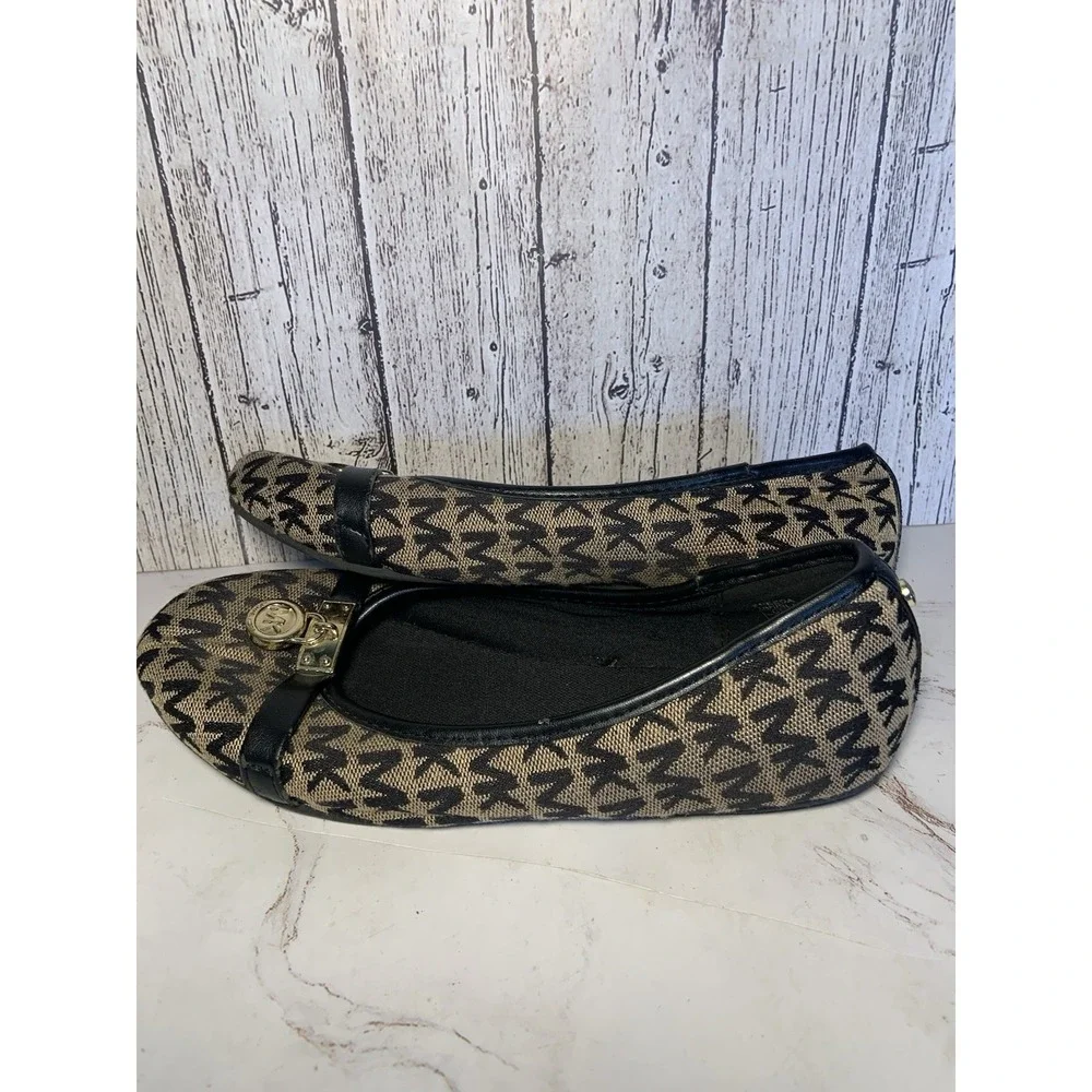🔥 Michael Kors Freeda Tan/Black Monogram  Flats Gold Metal‎ Logo Size 3